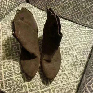 Brown mini boots